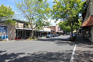 Main Street in Edmonds (17984083792)