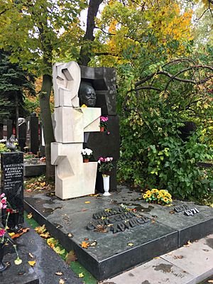 Nikita Khrushchev Tomb 20160930