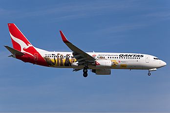 Qantas Boeing 737-800 Optus Nazarinia