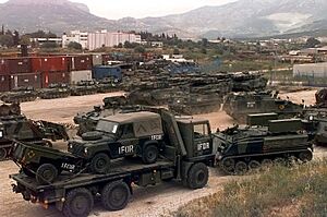 British Army vehicles in Croatia, 1996