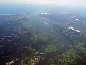 Columbia River 07788