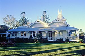 Ilfracombe, Maryborough, from SW (1997).jpg