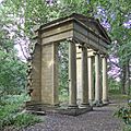 Queen Victoria Arch, Beckett Park, Leeds (29882926425)