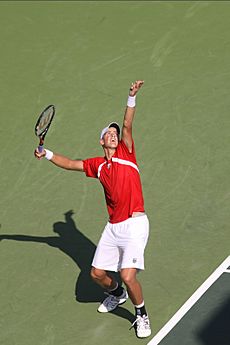 Vasek Pospisil serving