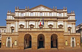 Exterior Teatro Alla Scala high quality 01