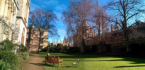 Fellows' Garden panorama