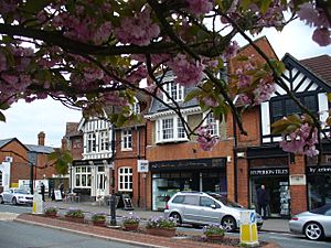 Geograph 1851274 5a75705a High Street, Ascot.jpg