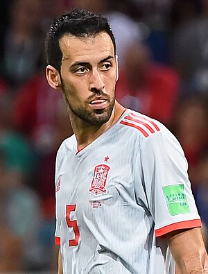 Sergio Busquets 2018 (cropped).jpg