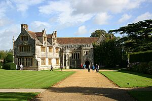 Athelhampton-02-2004-gje.jpg