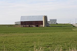 BrownCountyWisconsinBarnFarmlandSpringWIS96