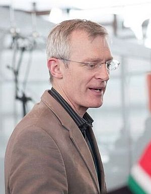 Jeremy Vine at the Senedd in 2016.jpg