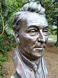 Joseph Lyons bust