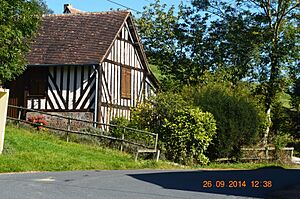 Les Autel-Saint-Bazile old house