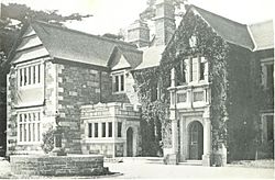 Lew Trenchard House.jpg