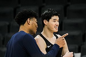 Rui Hachimura Yuta Watanabe (50640688868)