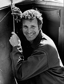 Wayne Rogers Trapper John MASH 1972.JPG