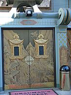 Graumans Chinese Theatre door