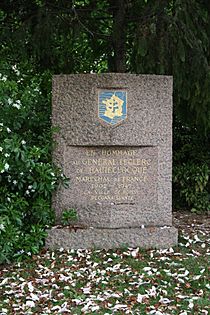 Hommage au Général Leclerc Poissy