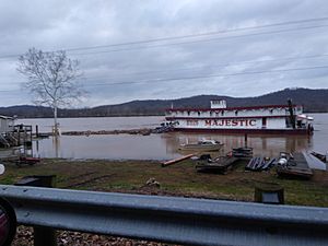 Majestic (riverboat)2