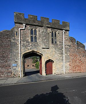 Old Deanery Gatehouse.jpg