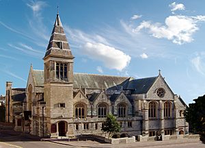 Sacred Heart Church, Bournemouth.jpg