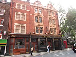 The Angel on St Giles High Street - geograph.org.uk - 3117326