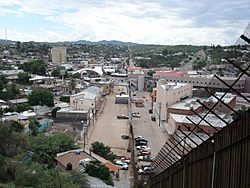 Ambos Nogales circa 2008.JPG