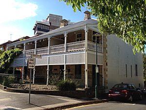 Athol Place, Brisban 02.jpg