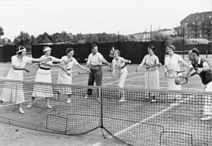 Bundesarchiv Bild 146-1987-085-21, KdF-Sport, Tennis