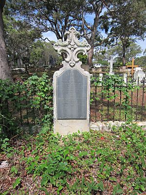 Dunwich Cemetery (2015).jpg