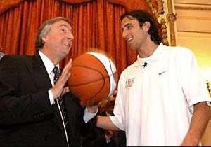 Ginobili y Kirchner-1jul05-presidencia-govar