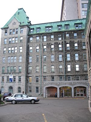 Québec, Hôtel-Dieu1.jpg