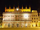 Rostocker Rathaus at night.jpg