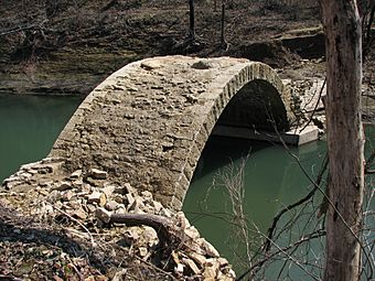 Stone arch bridge No. L1409.jpg