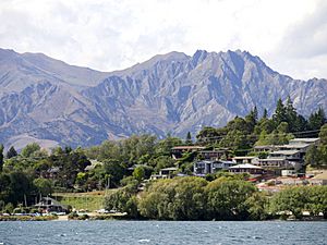 Wānaka east, with mountains in the background.