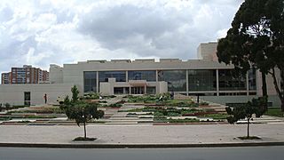 Biblioteca Julio Mario Santodomingo 