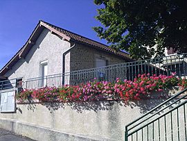 Mairie de Saint-Armou.jpg