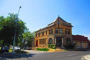 Pilot Point-Farmers and Merchants Bank