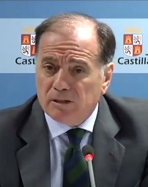 Tomás Villanueva 2012 (cropped).jpg