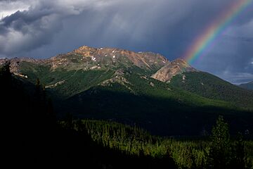 A rainbow in Denali (55ad31a7-0c21-4dfd-8134-0f941f2bd06c).JPG