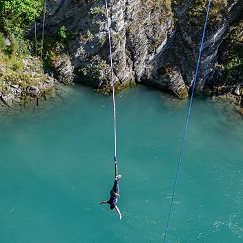 Kawarau Bridge NZ7 3179 (40057608793)