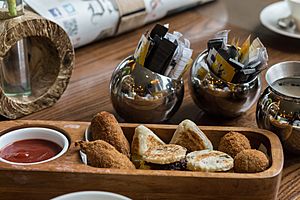 Sri-lankan-snacks