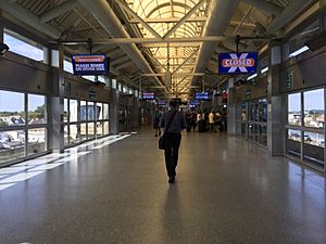 AirTrain JFK Jamaica platform vc