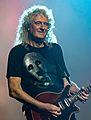 Brian May 2017 Guitar Cropped