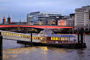 London Bridge City Pier.jpg