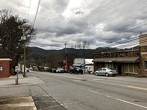 North Main Street, Robbinsville, NC (39689287243).jpg