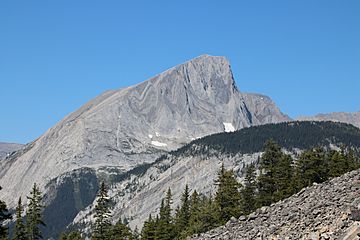 A walk around Upper Kananaskis Lake Alberta Canada (29123291546).jpg