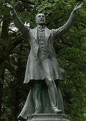 Buberel Lord Stanley statue