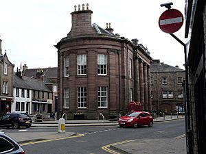 Forfar Townhall (geograph 5418620)