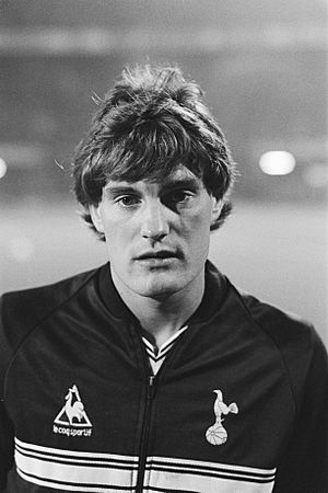 Glenn Hoddle van Tottenham Hotspur, Bestanddeelnr 932-7577